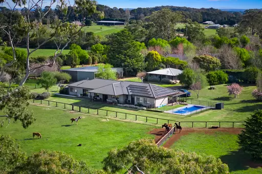 183 Ringwood Road, Exeter Sold by Drew Lindsay Sotheby's International Realty