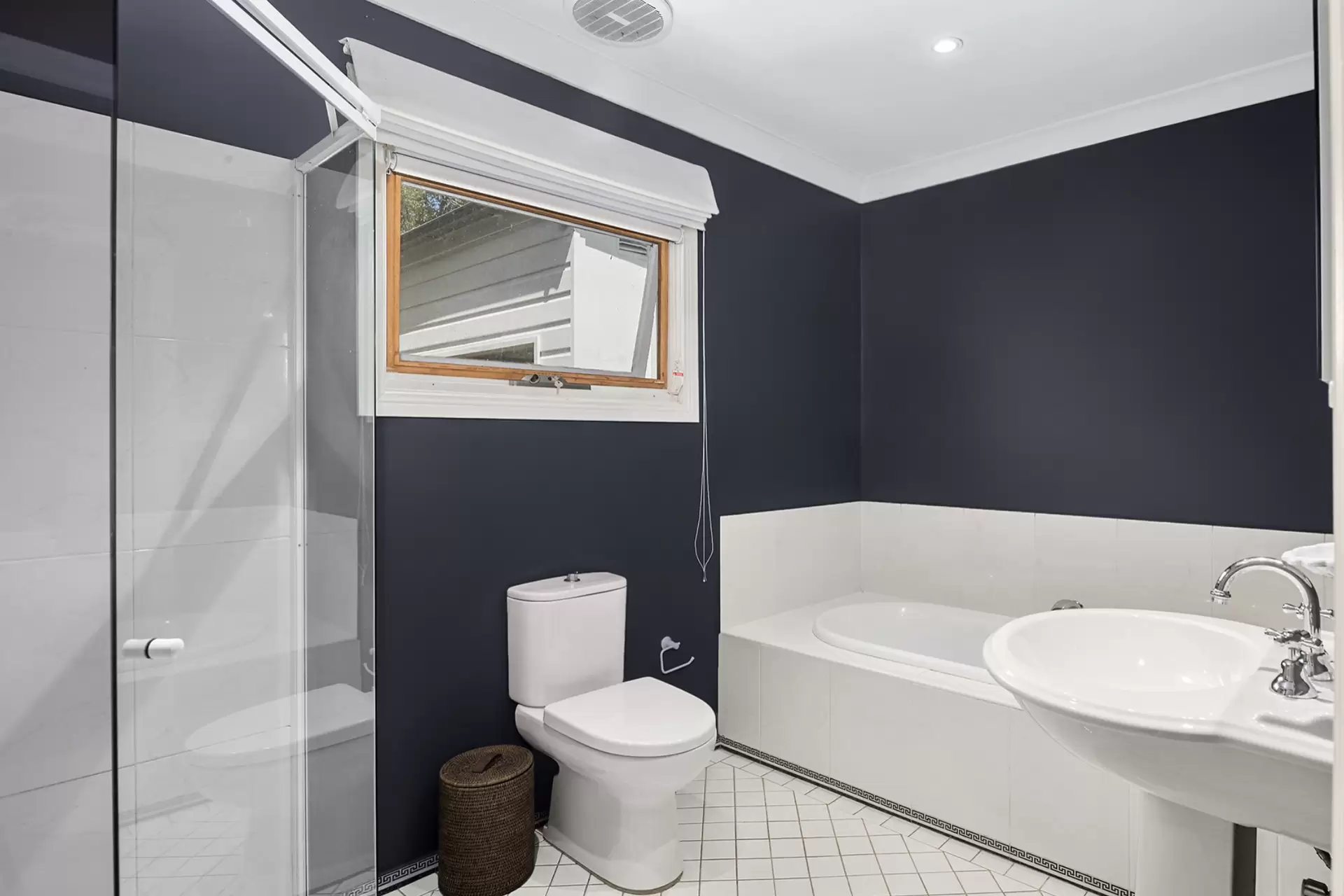 29-31 Merrigang Street, Bowral Sold by Drew Lindsay Sotheby's International Realty - image 15