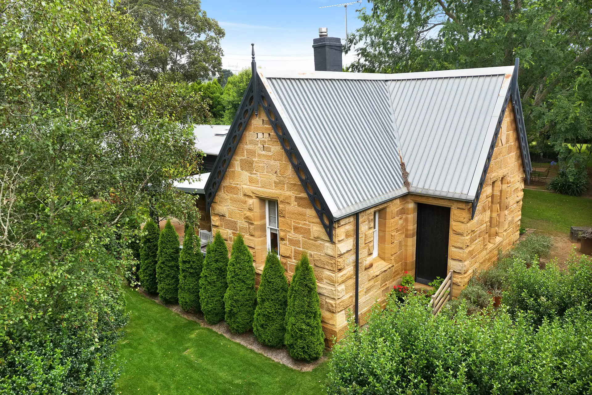 Werai Sold by Drew Lindsay Sotheby's International Realty - image 2