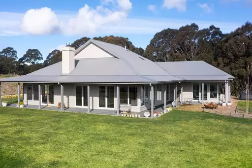 120 Devon Road, Exeter Sold by Drew Lindsay Sotheby's International Realty