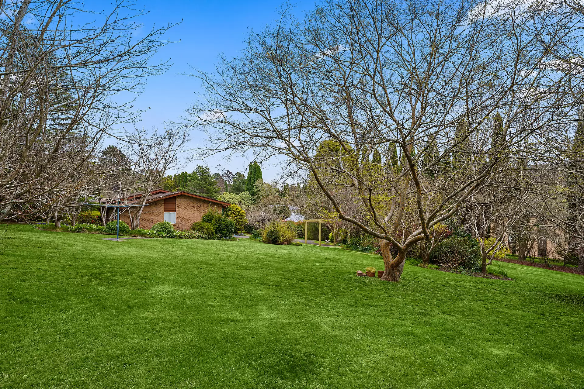 4 Fairway Drive, Bowral Sold by Drew Lindsay Sotheby's International Realty - image 2