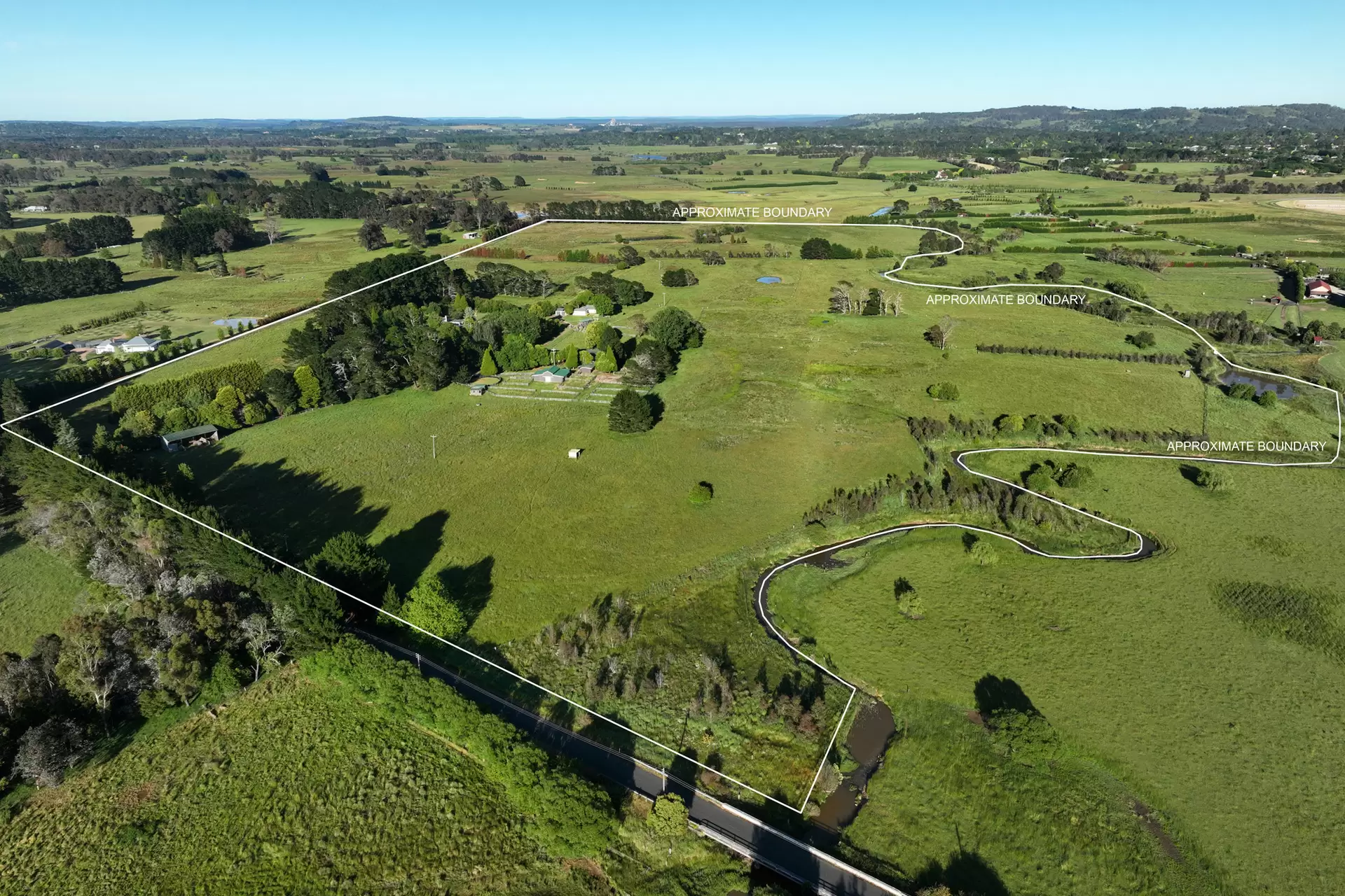 100 Sproules Lane, Glenquarry Sold by Drew Lindsay Sotheby's International Realty - image 4