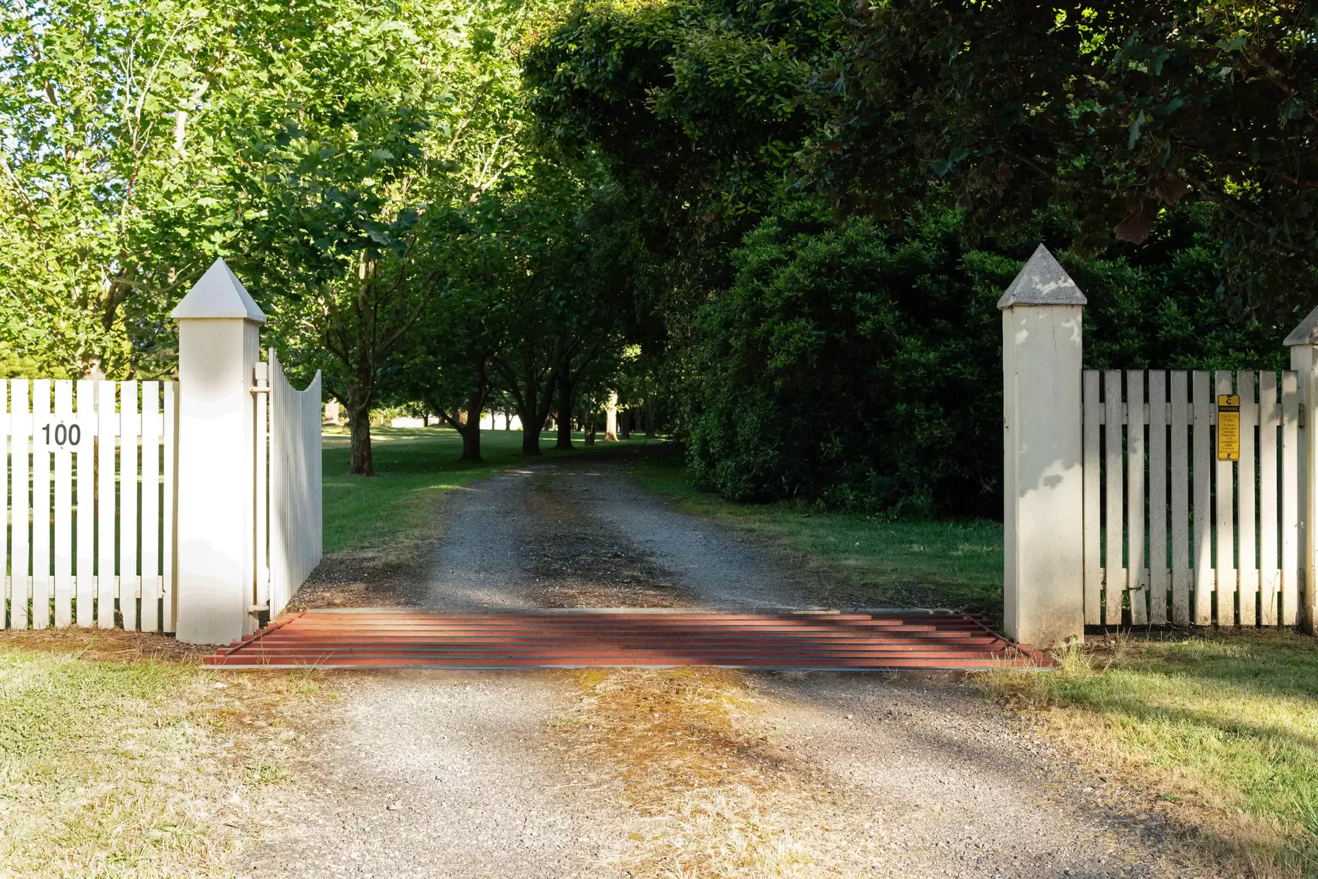 100 Sproules Lane, Glenquarry Sold by Drew Lindsay Sotheby's International Realty - image 2
