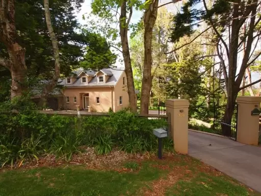 153 Oxley Drive, Mittagong Sold by Drew Lindsay Sotheby's International Realty