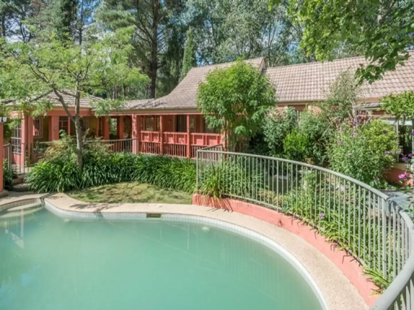 14 Holly Road, Bowral Sold by Drew Lindsay Sotheby's International Realty - image 1