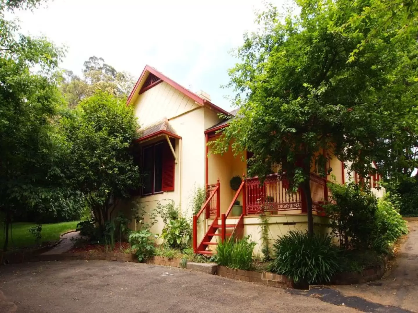32 Queen Street, Bowral Sold by Drew Lindsay Sotheby's International Realty - image 1