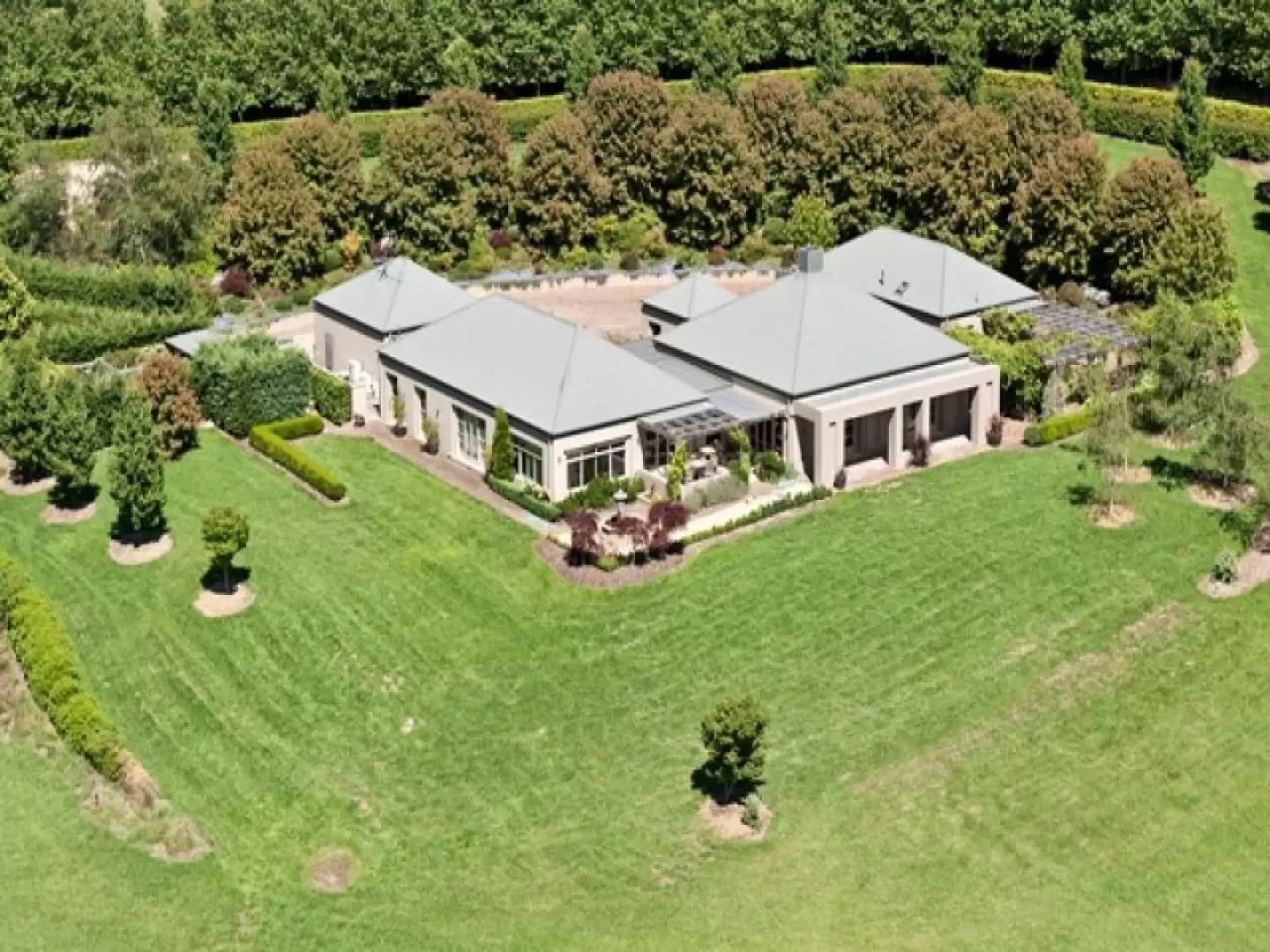 Sutton Forest Sold by Drew Lindsay Sotheby's International Realty - image 2
