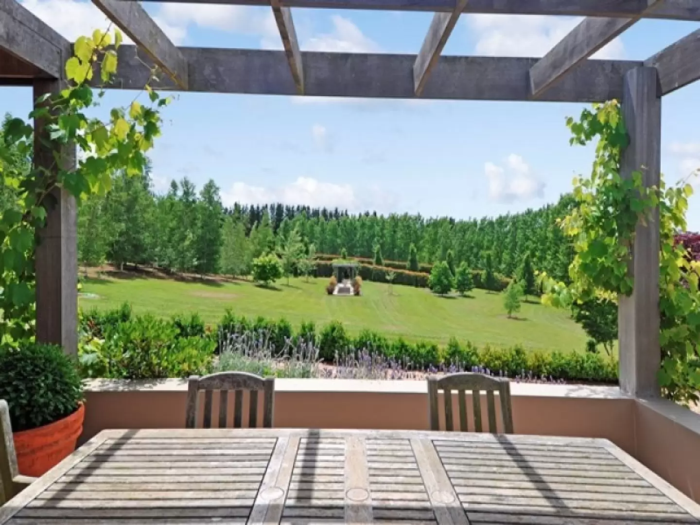 Sutton Forest Sold by Drew Lindsay Sotheby's International Realty - image 6