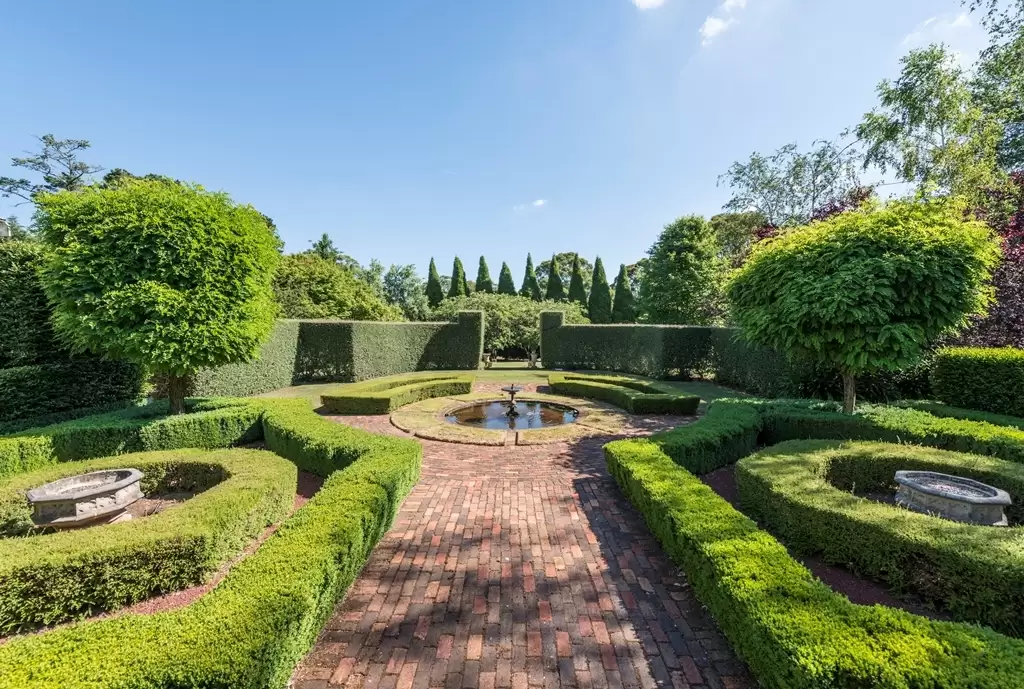 Exeter Sold by Drew Lindsay Sotheby's International Realty - image 5