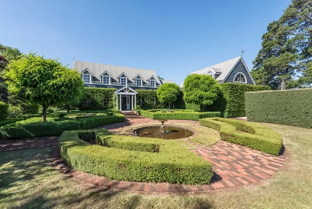 Exeter Sold by Drew Lindsay Sotheby's International Realty - image 4