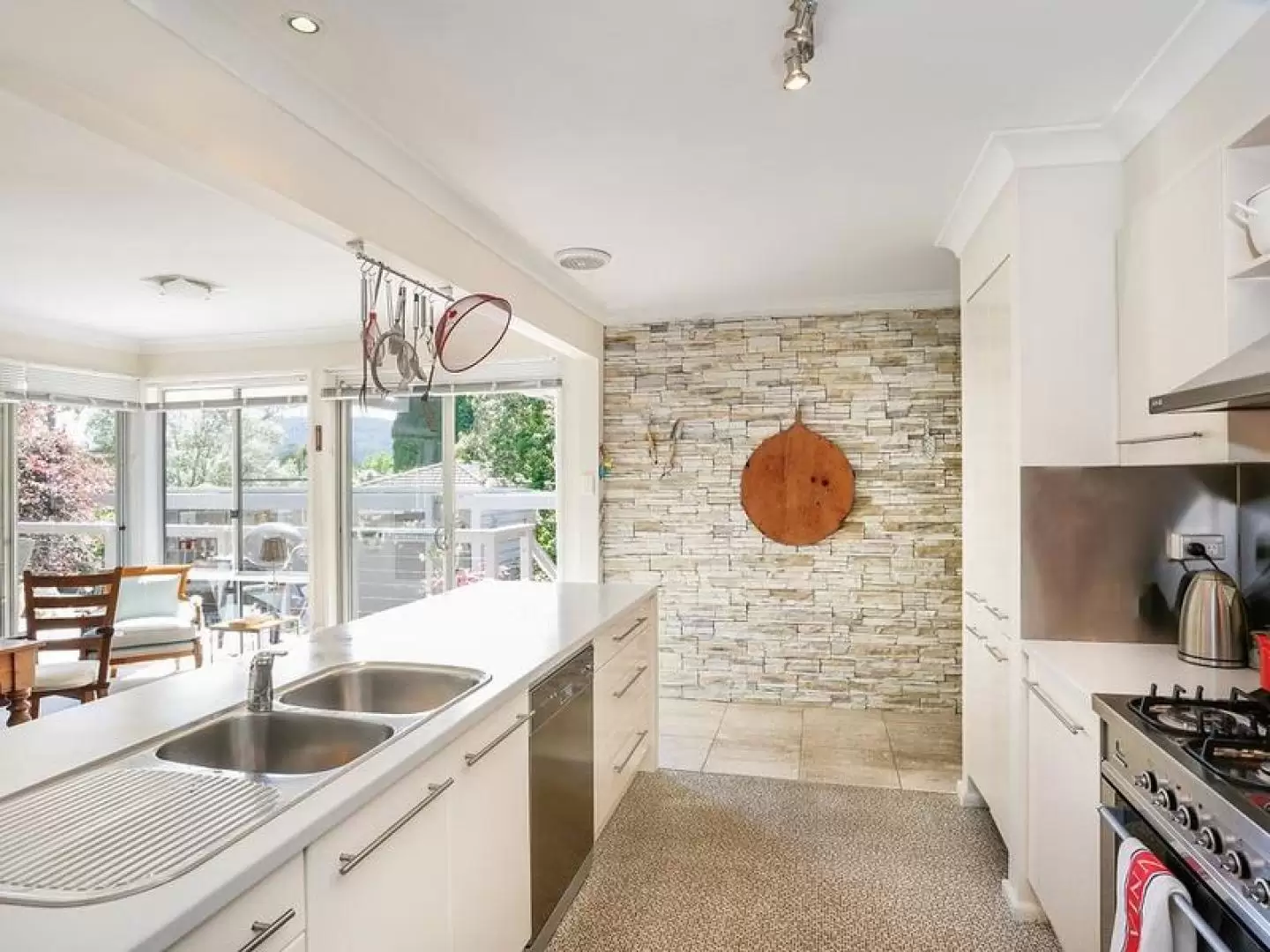 65 Mount Road, Bowral Sold by Drew Lindsay Sotheby's International Realty - image 11