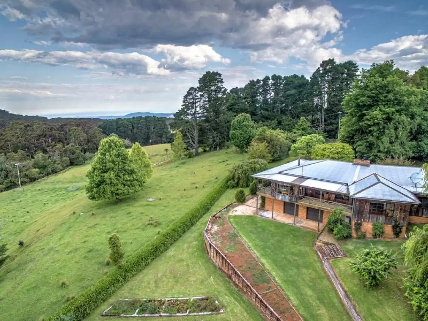 121 McGuinness Drive, Robertson Sold by Drew Lindsay Sotheby's International Realty - image 2