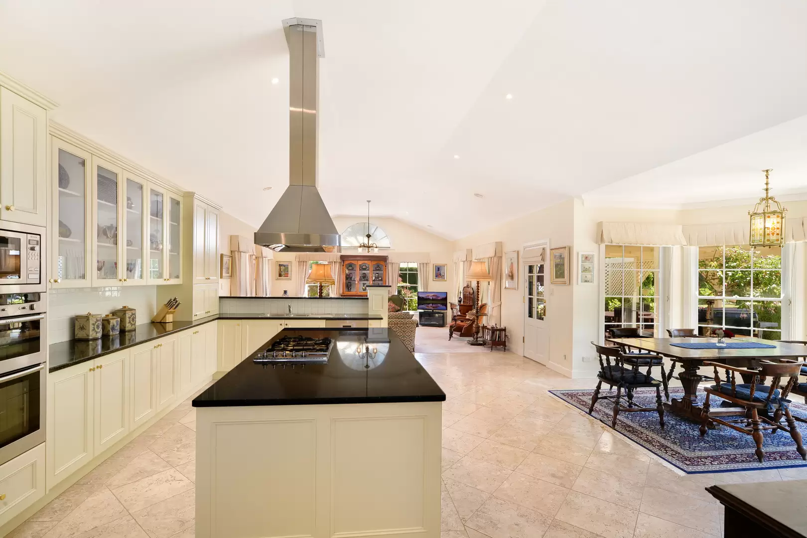 11 Patchway Place, Burradoo Sold by Drew Lindsay Sotheby's International Realty - image 5