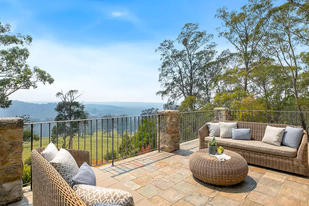 Exeter Sold by Drew Lindsay Sotheby's International Realty - image 7