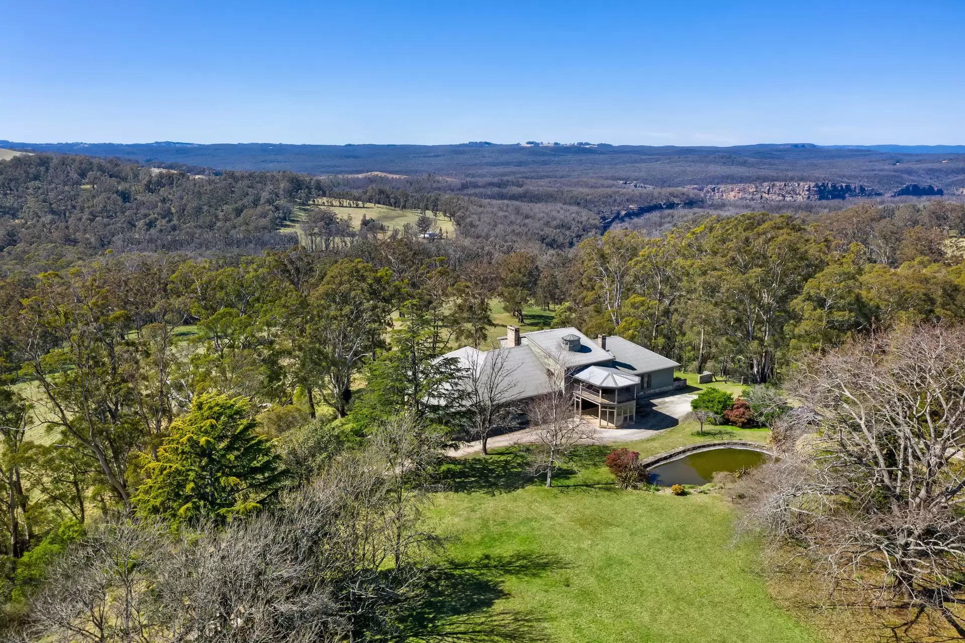 Exeter Sold by Drew Lindsay Sotheby's International Realty - image 3