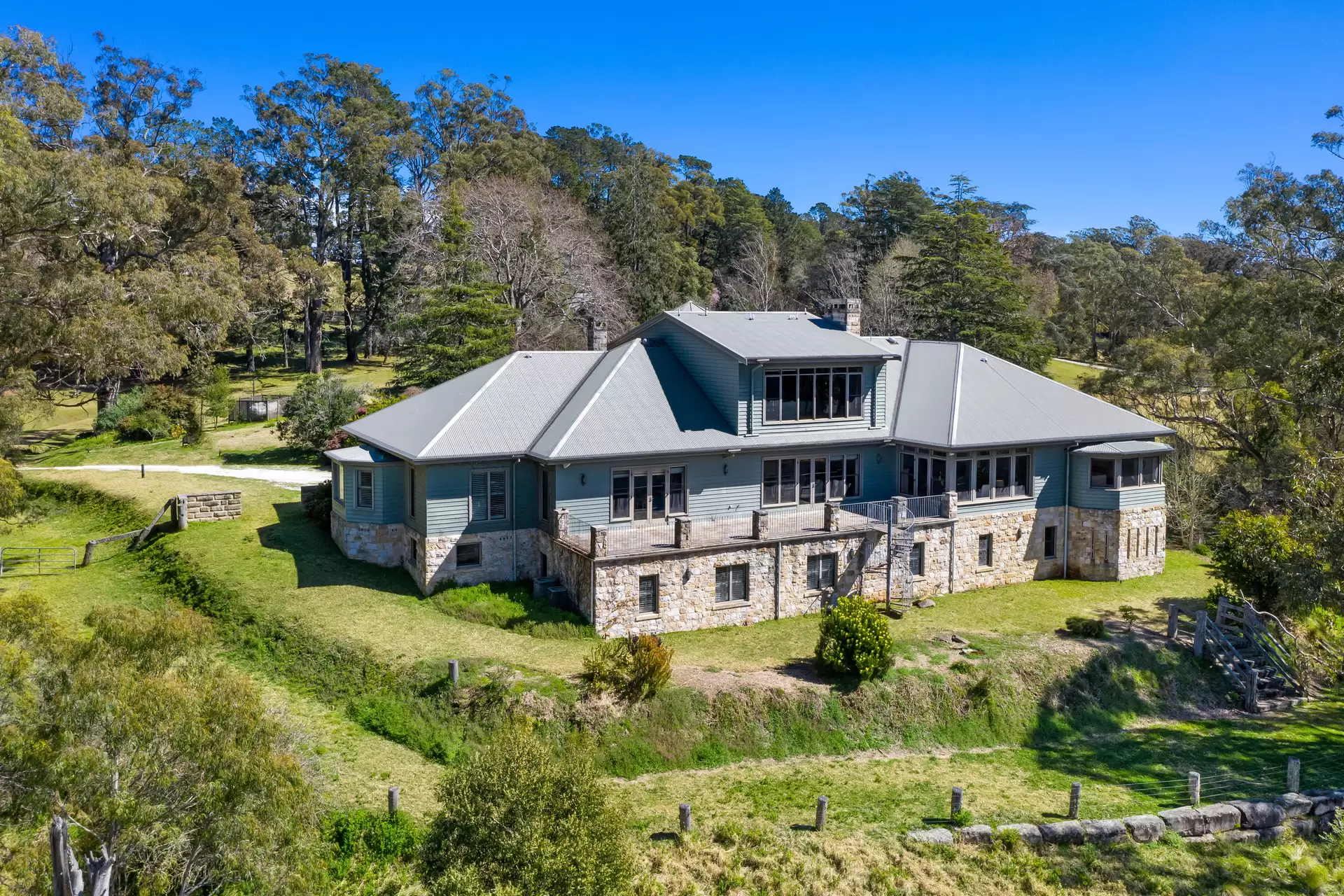 Exeter Sold by Drew Lindsay Sotheby's International Realty - image 2