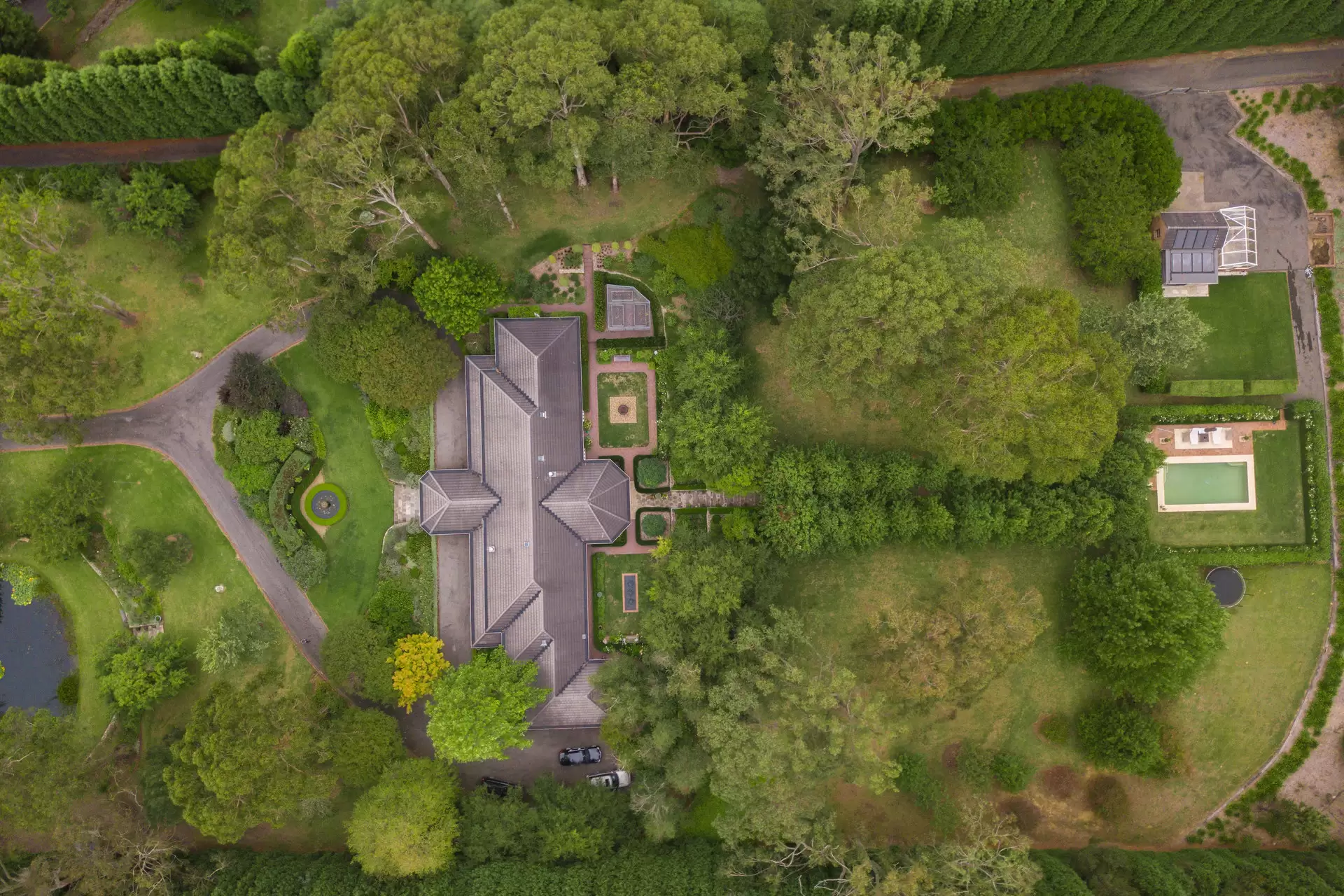 13 Kimberley Drive, Bowral Sold by Drew Lindsay Sotheby's International Realty - image 11