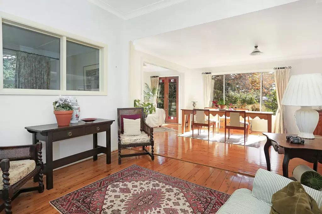 8 Tulloona Avenue, Bowral Sold by Drew Lindsay Sotheby's International Realty - image 4