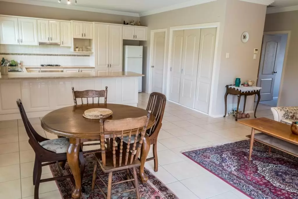 1/19-23 Oaklands Street, Mittagong Sold by Drew Lindsay Sotheby's International Realty - image 4