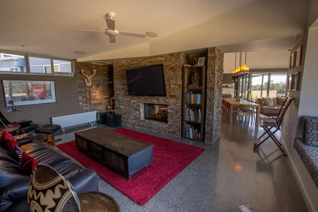 Canyonleigh Sold by Drew Lindsay Sotheby's International Realty - image 10