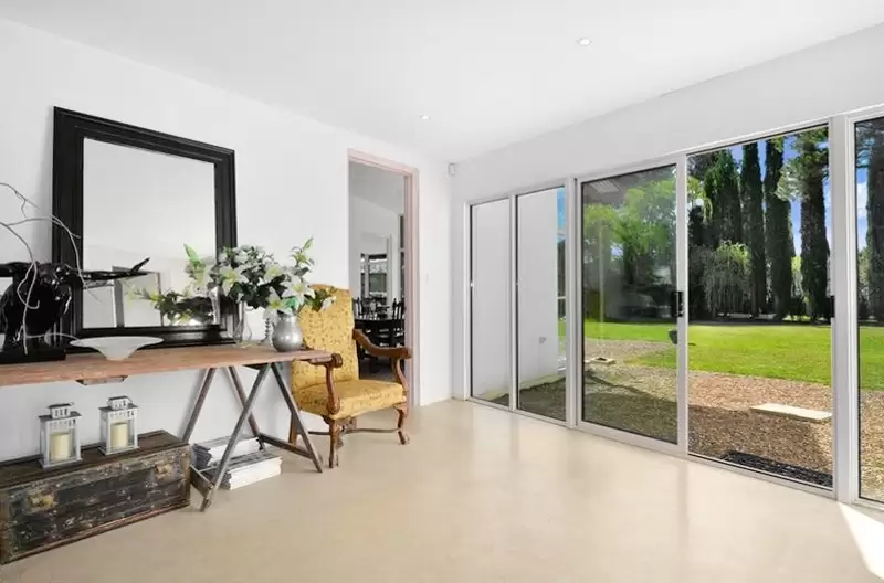 13 Holly Road, Burradoo Sold by Drew Lindsay Sotheby's International Realty - image 3