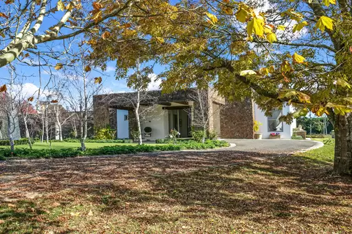 721 Ellsmore Road, Exeter Sold by Drew Lindsay Sotheby's International Realty