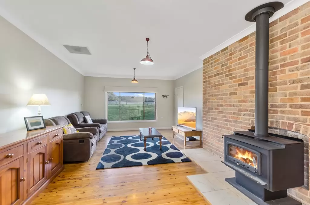 Marulan Sold by Drew Lindsay Sotheby's International Realty - image 8