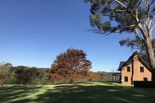Exeter Sold by Drew Lindsay Sotheby's International Realty