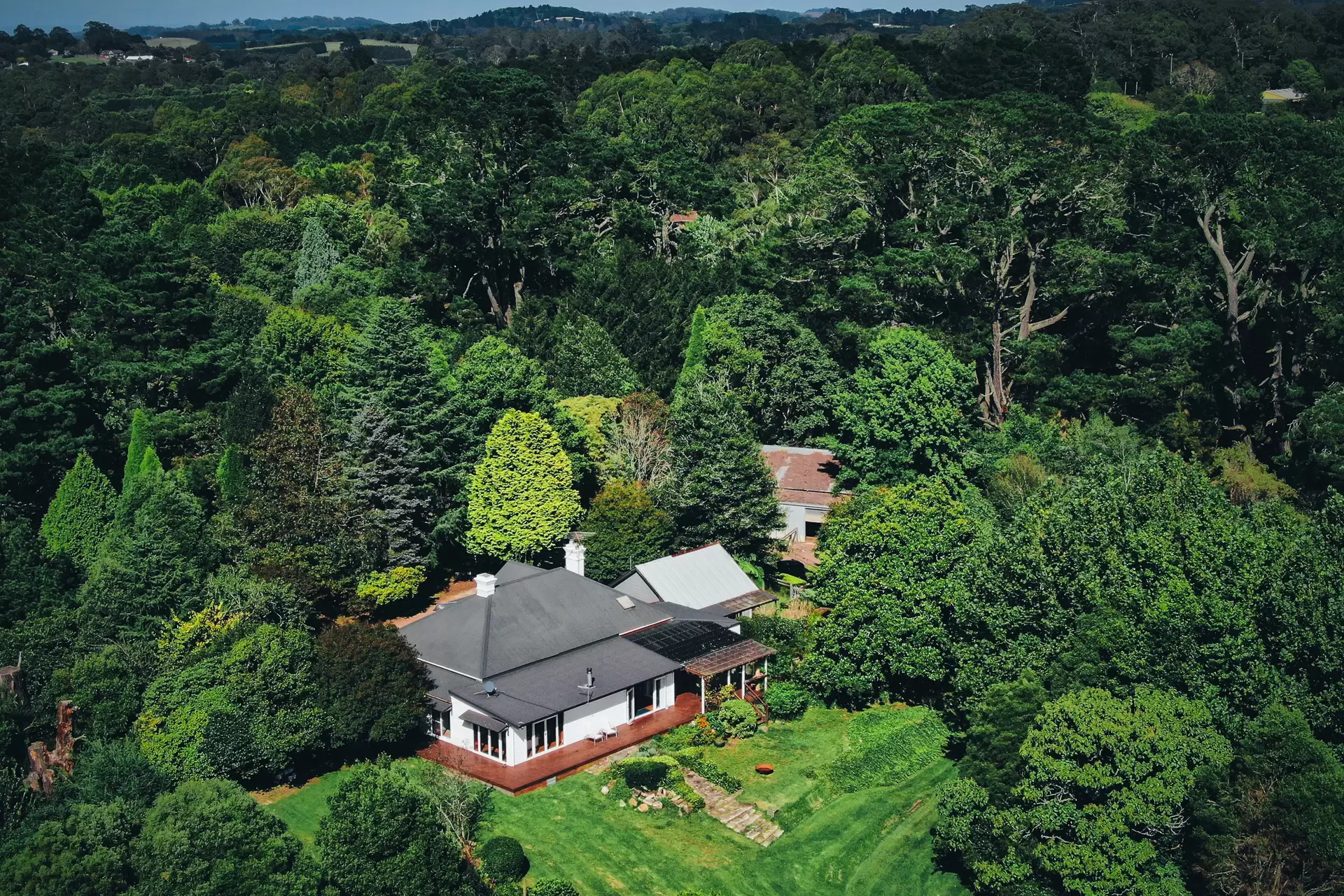 8-10 Lemmons Road, Robertson Sold by Drew Lindsay Sotheby's International Realty - image 1