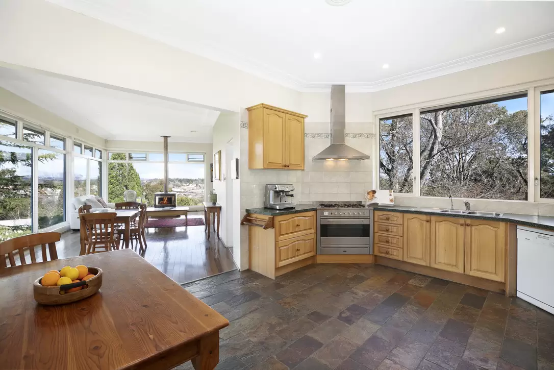 3 Merilbah Road, Bowral Sold by Drew Lindsay Sotheby's International Realty - image 7
