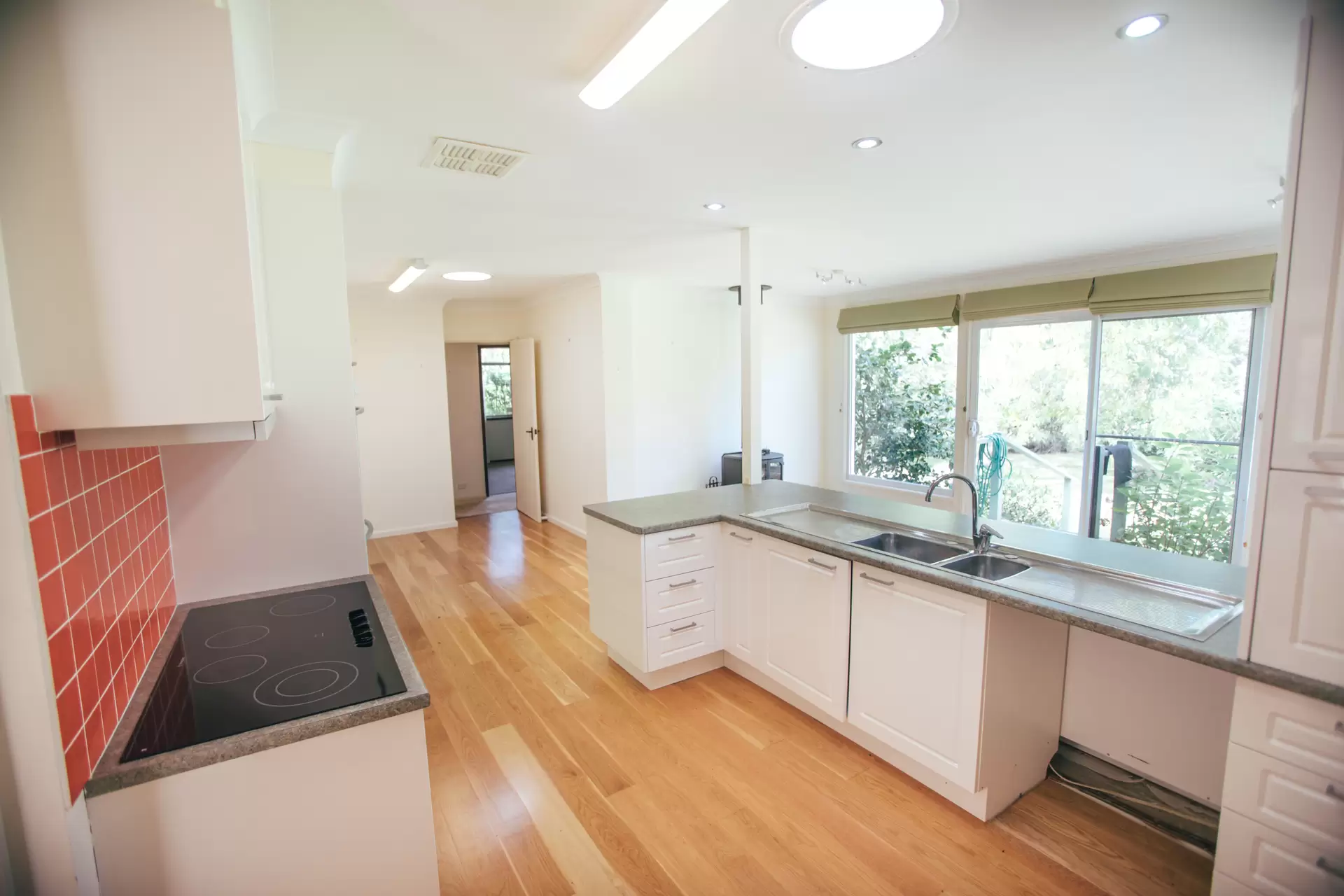57 Sunninghill Avenue, Burradoo Sold by Drew Lindsay Sotheby's International Realty - image 8