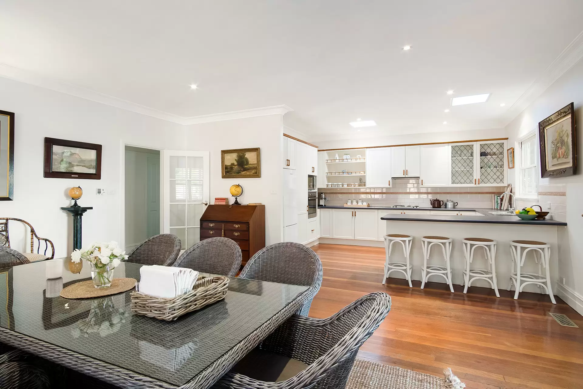 8 Lennox Road, Berrima Sold by Drew Lindsay Sotheby's International Realty - image 2