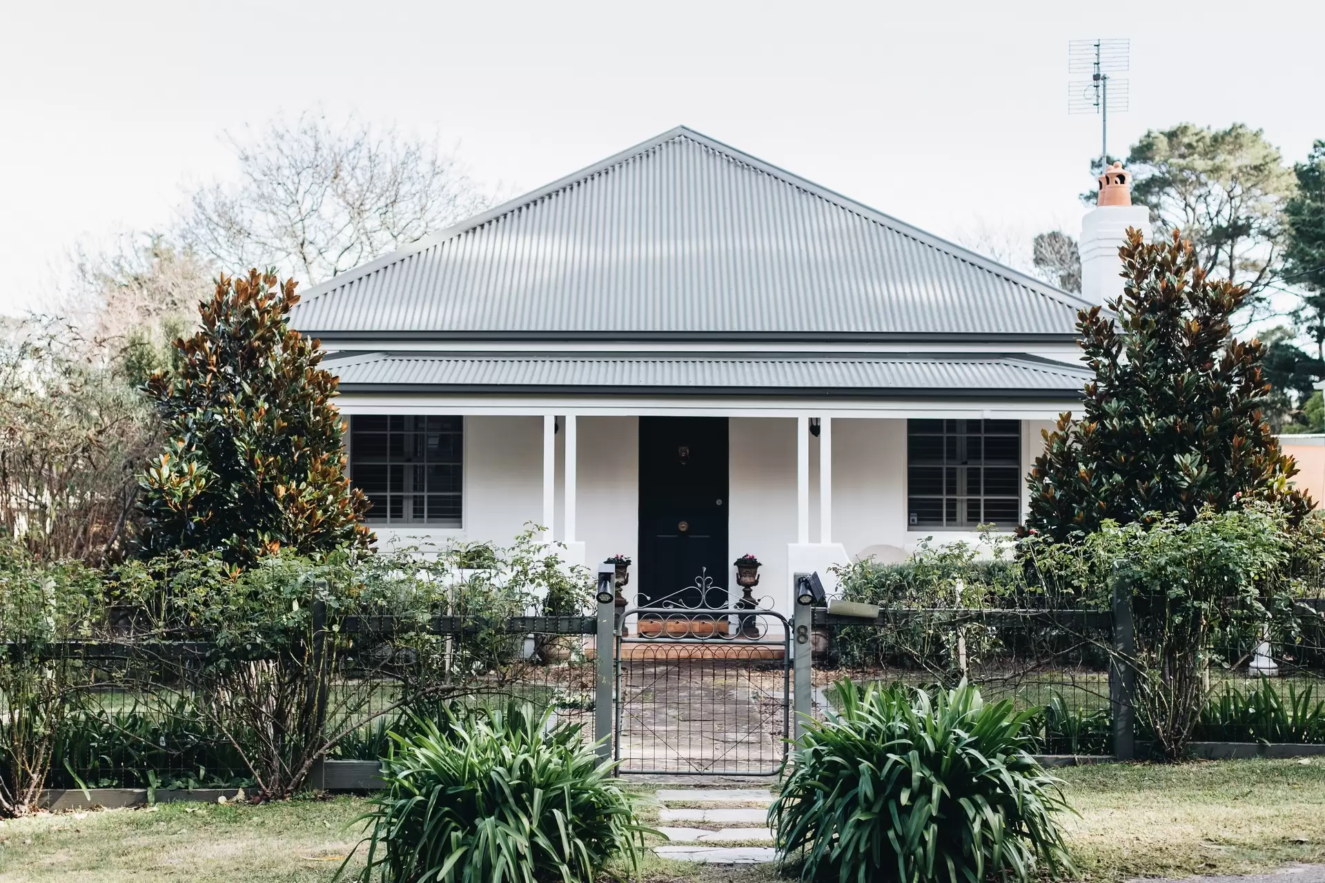 8 Lennox Road, Berrima Sold by Drew Lindsay Sotheby's International Realty - image 1