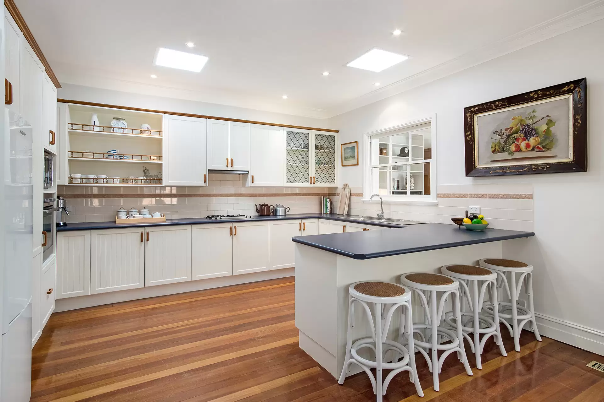 8 Lennox Road, Berrima Sold by Drew Lindsay Sotheby's International Realty - image 3