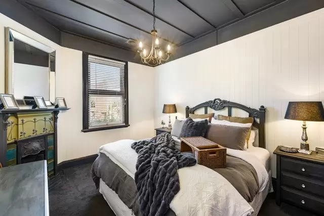 Robertson Sold by Drew Lindsay Sotheby's International Realty - image 7