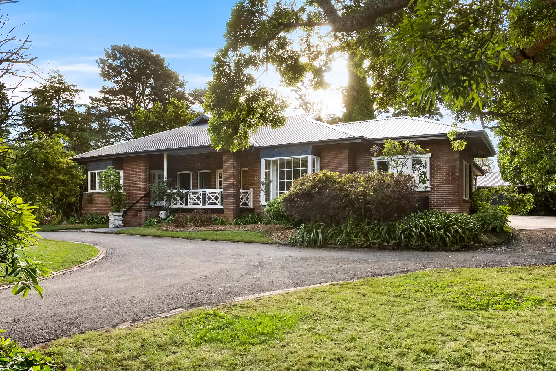 13 Centennial Road, Bowral Sold by Drew Lindsay Sotheby's International Realty - image 2
