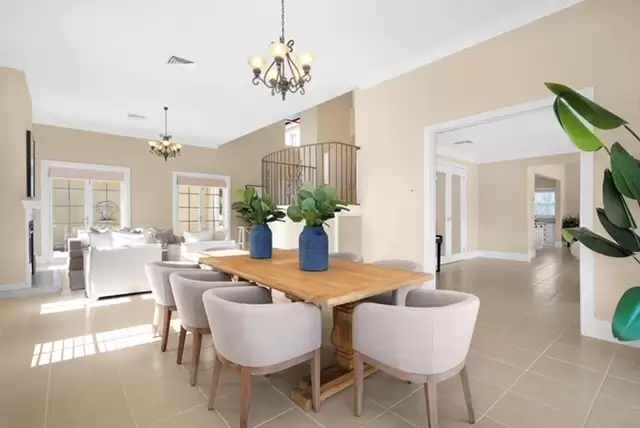 7 Windsor Crescent, Moss Vale Sold by Drew Lindsay Sotheby's International Realty - image 3