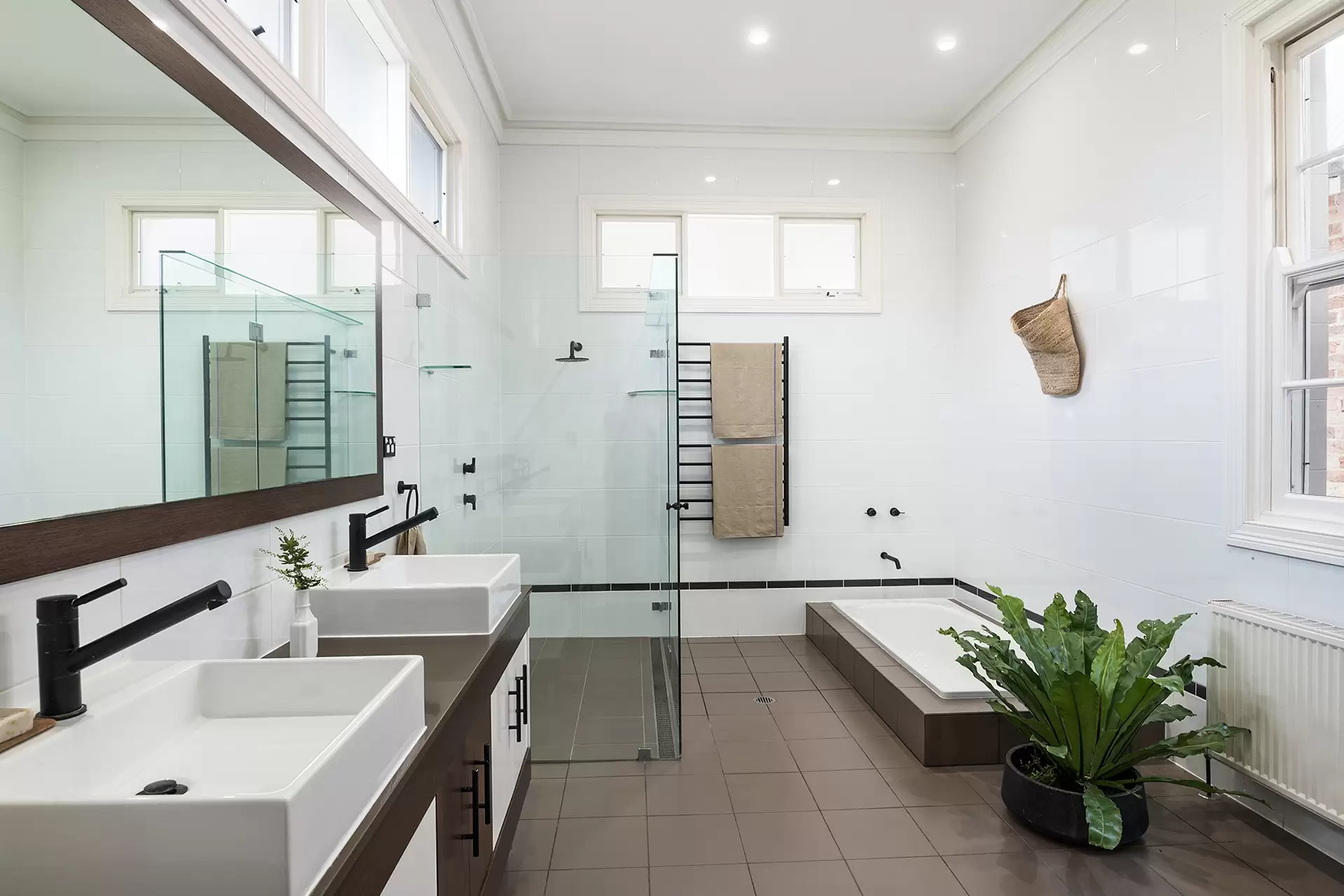 17-19 Holly Road, Burradoo Sold by Drew Lindsay Sotheby's International Realty - image 14