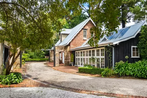 17-19 Holly Road, Burradoo Sold by Drew Lindsay Sotheby's International Realty