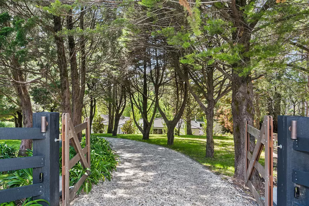 42 Garland Road, Bundanoon Sold by Drew Lindsay Sotheby's International Realty - image 34