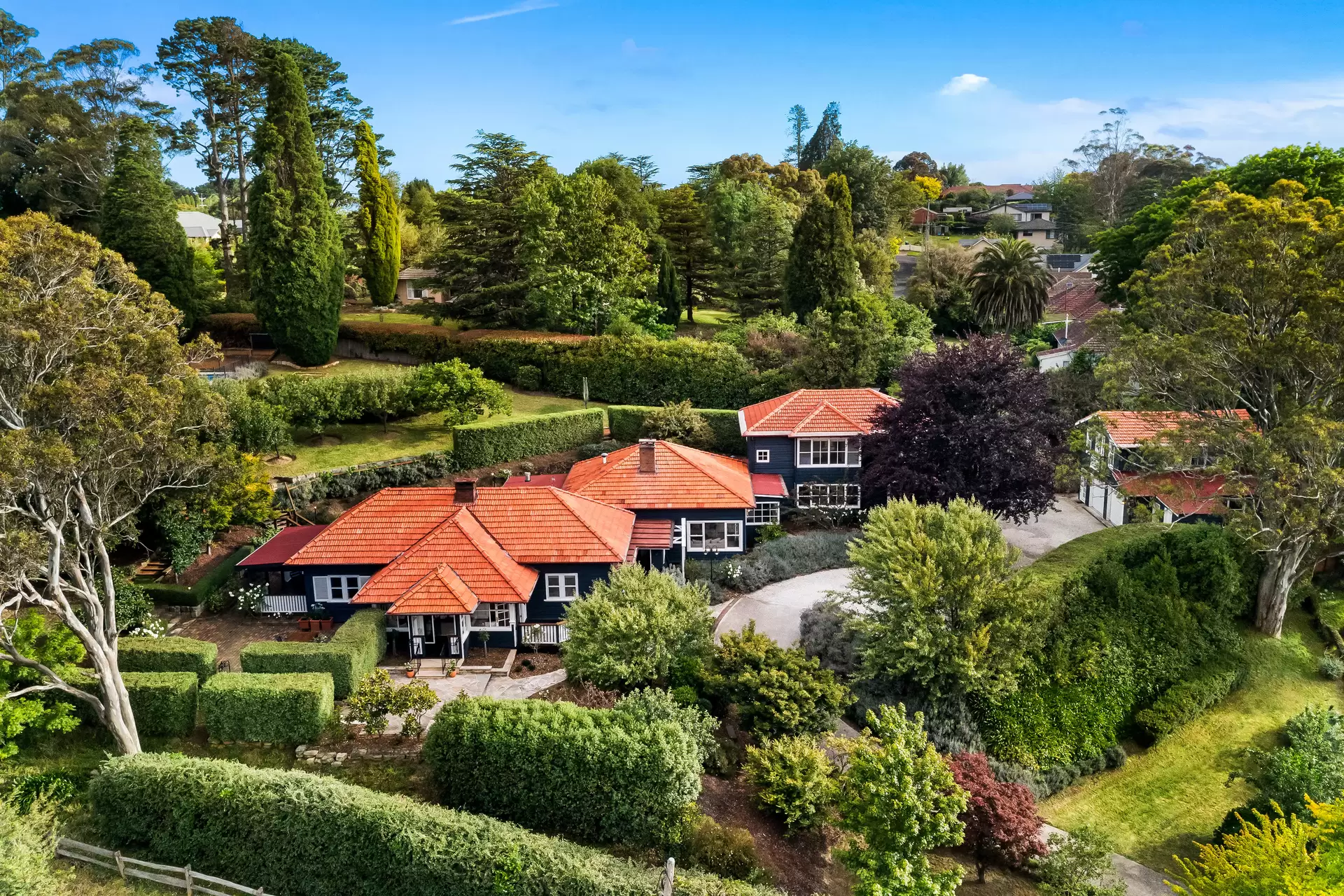 119-127 Merrigang Street, Bowral Sold by Drew Lindsay Sotheby's International Realty - image 2
