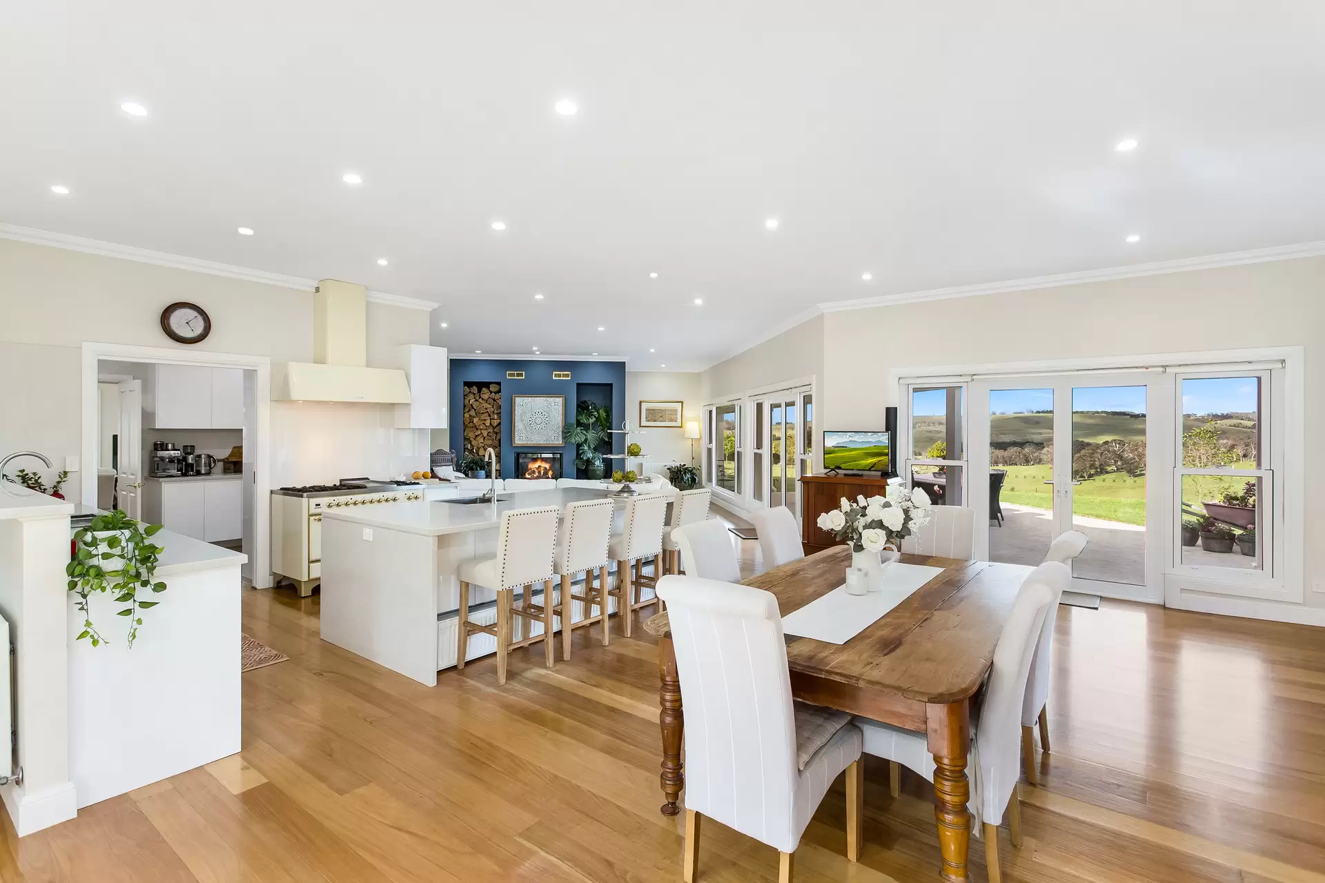 550 Oxleys Hill Road, Berrima Sold by Drew Lindsay Sotheby's International Realty - image 3