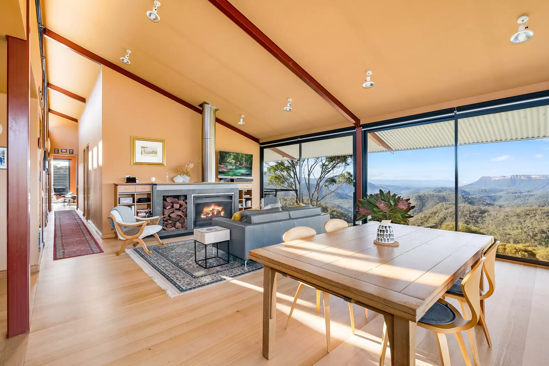 Bullio Sold by Drew Lindsay Sotheby's International Realty - image 4