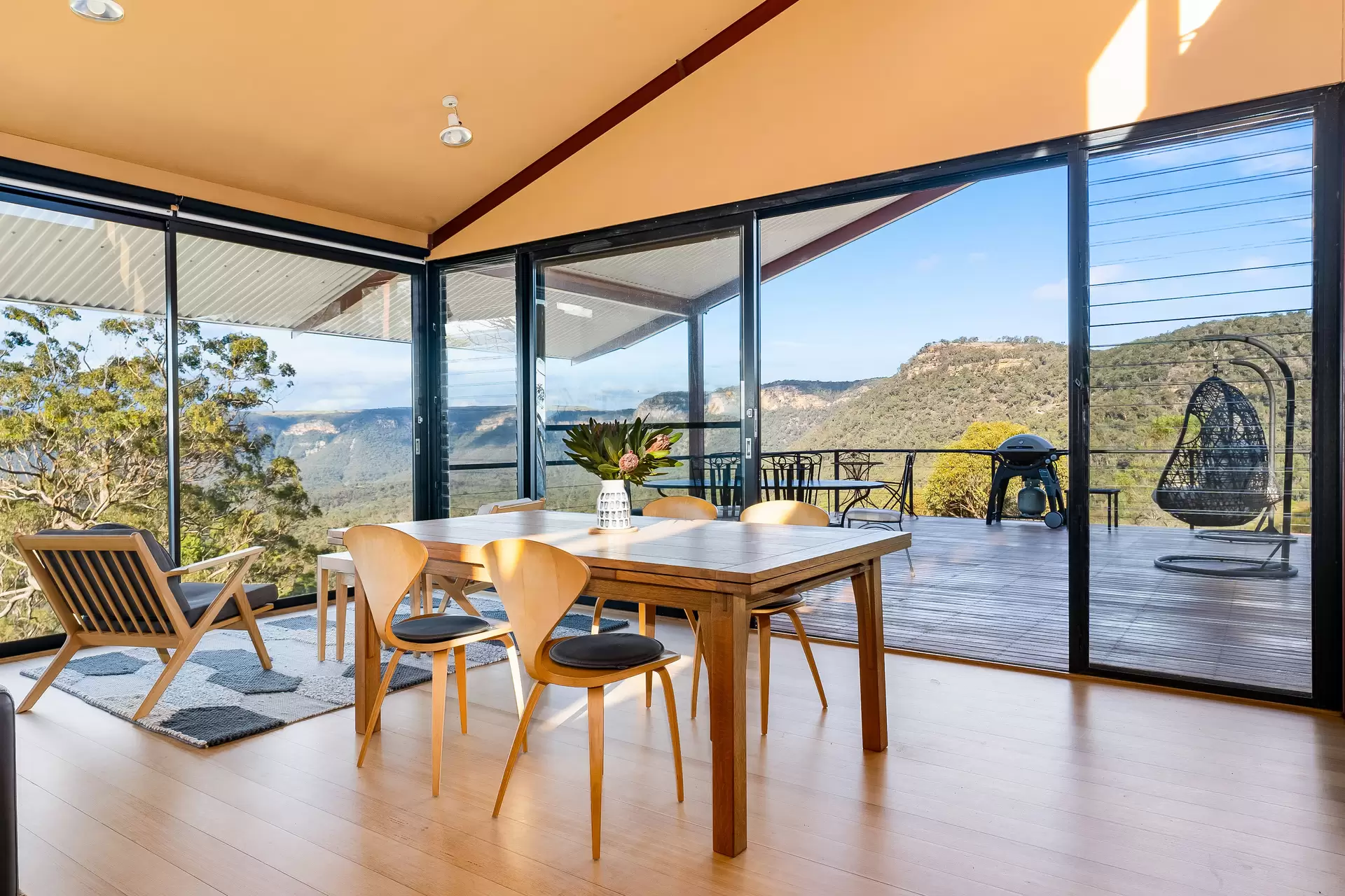 Bullio Sold by Drew Lindsay Sotheby's International Realty - image 5
