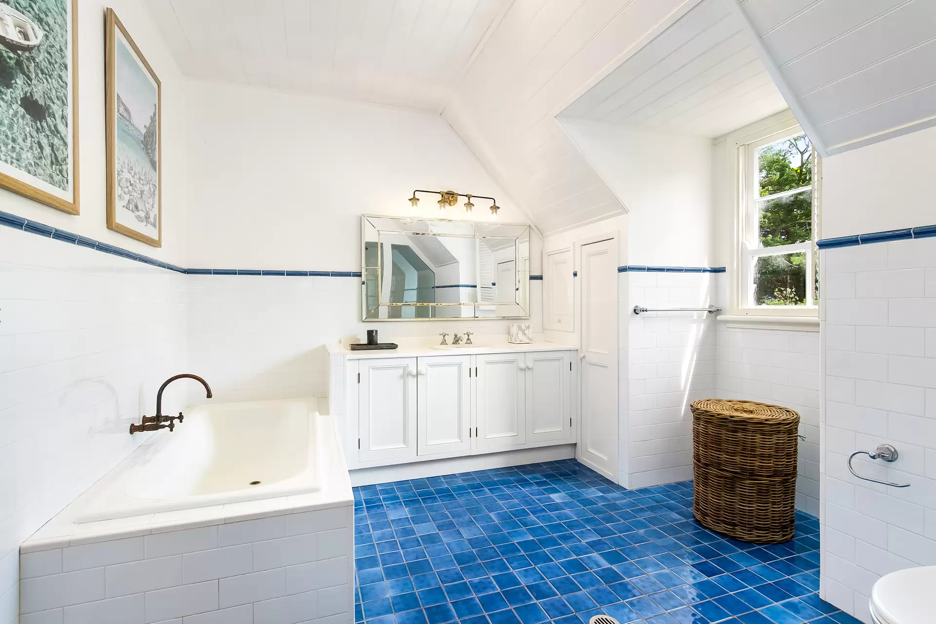 60 Middle Road, Exeter Sold by Drew Lindsay Sotheby's International Realty - image 21