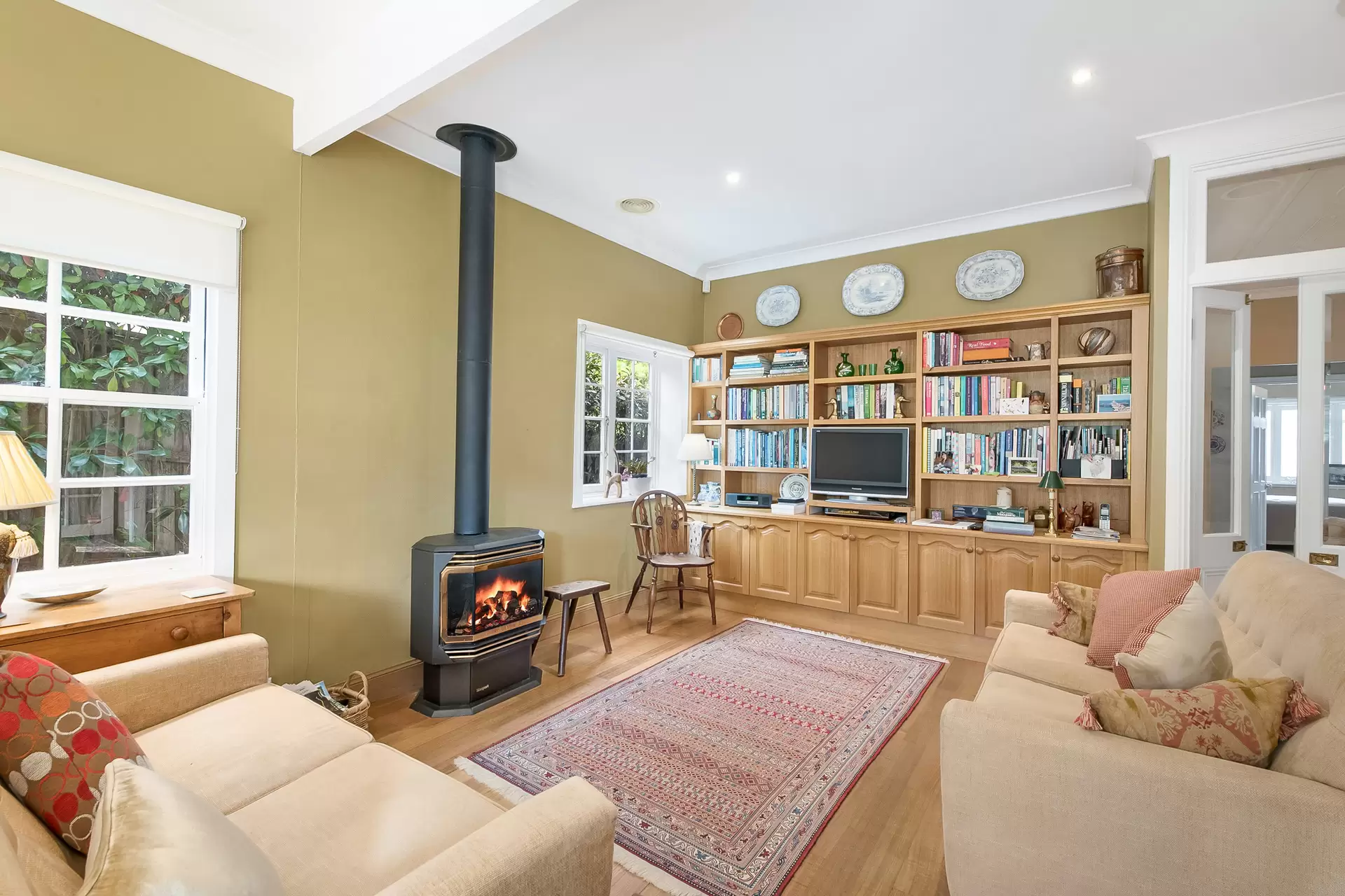 8 Wingecarribee Street, Berrima Sold by Drew Lindsay Sotheby's International Realty - image 10