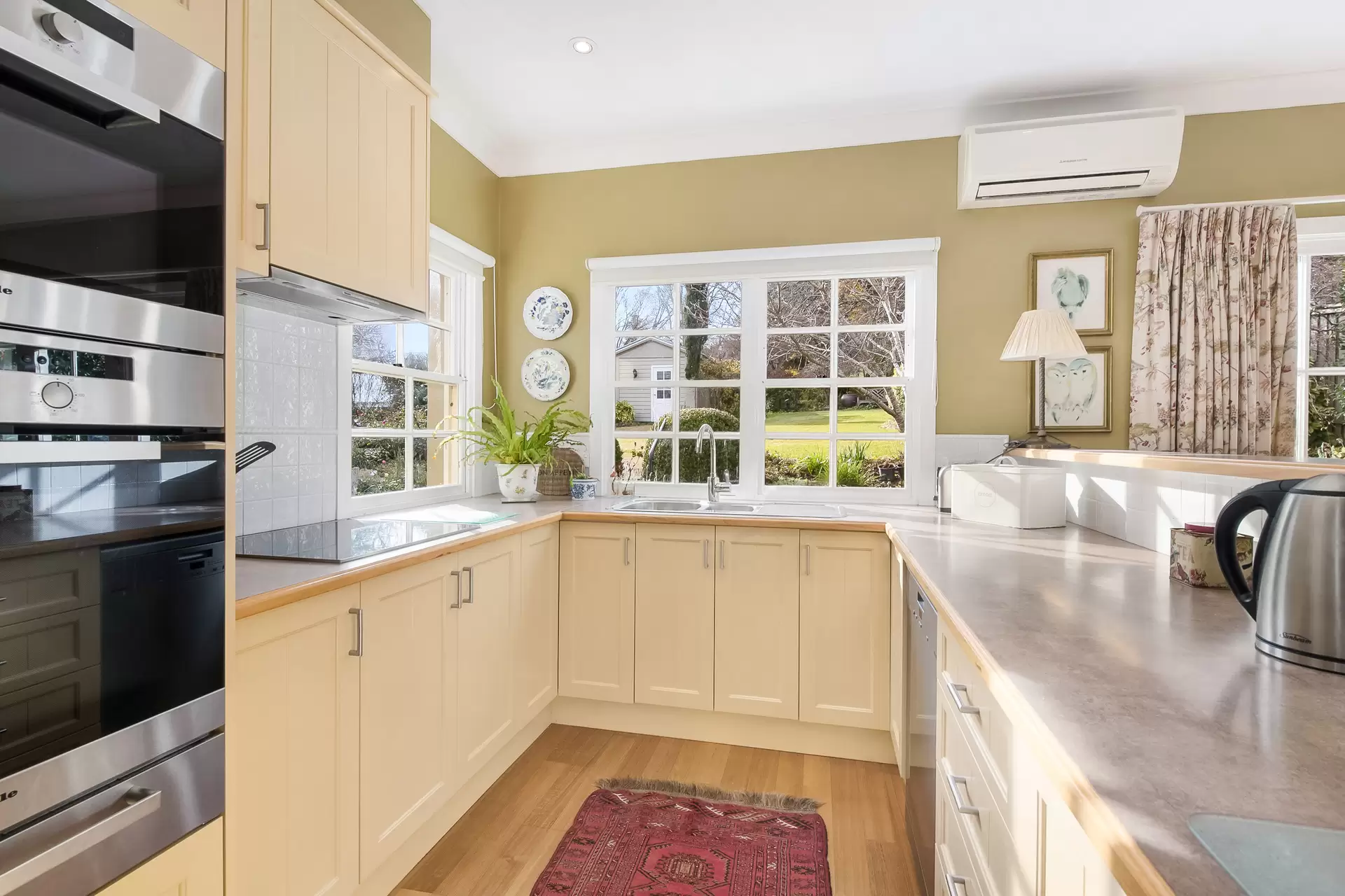 8 Wingecarribee Street, Berrima Sold by Drew Lindsay Sotheby's International Realty - image 8