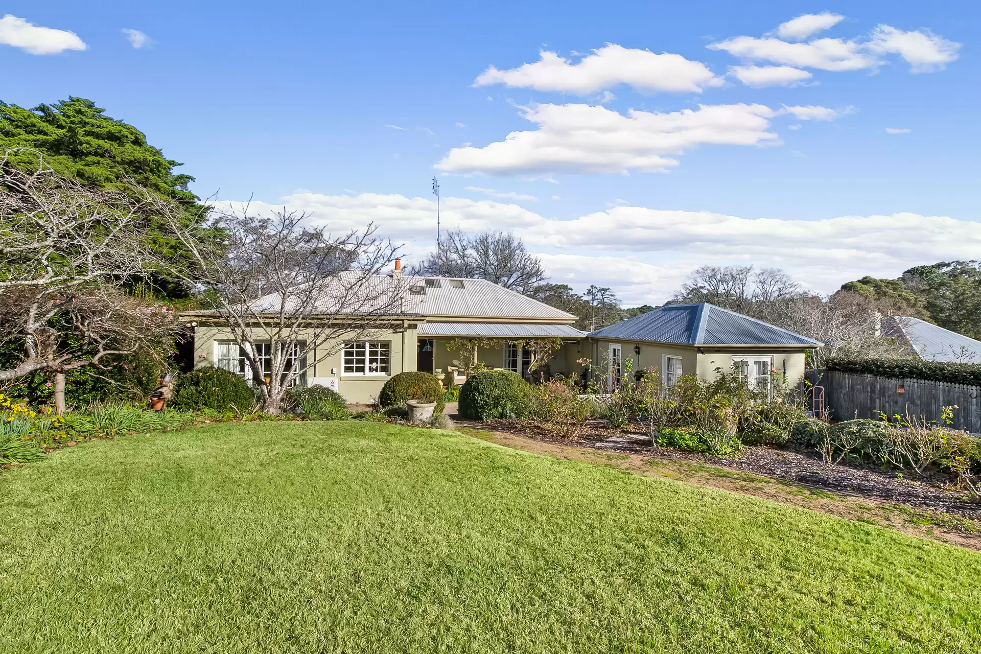 8 Wingecarribee Street, Berrima Sold by Drew Lindsay Sotheby's International Realty - image 5