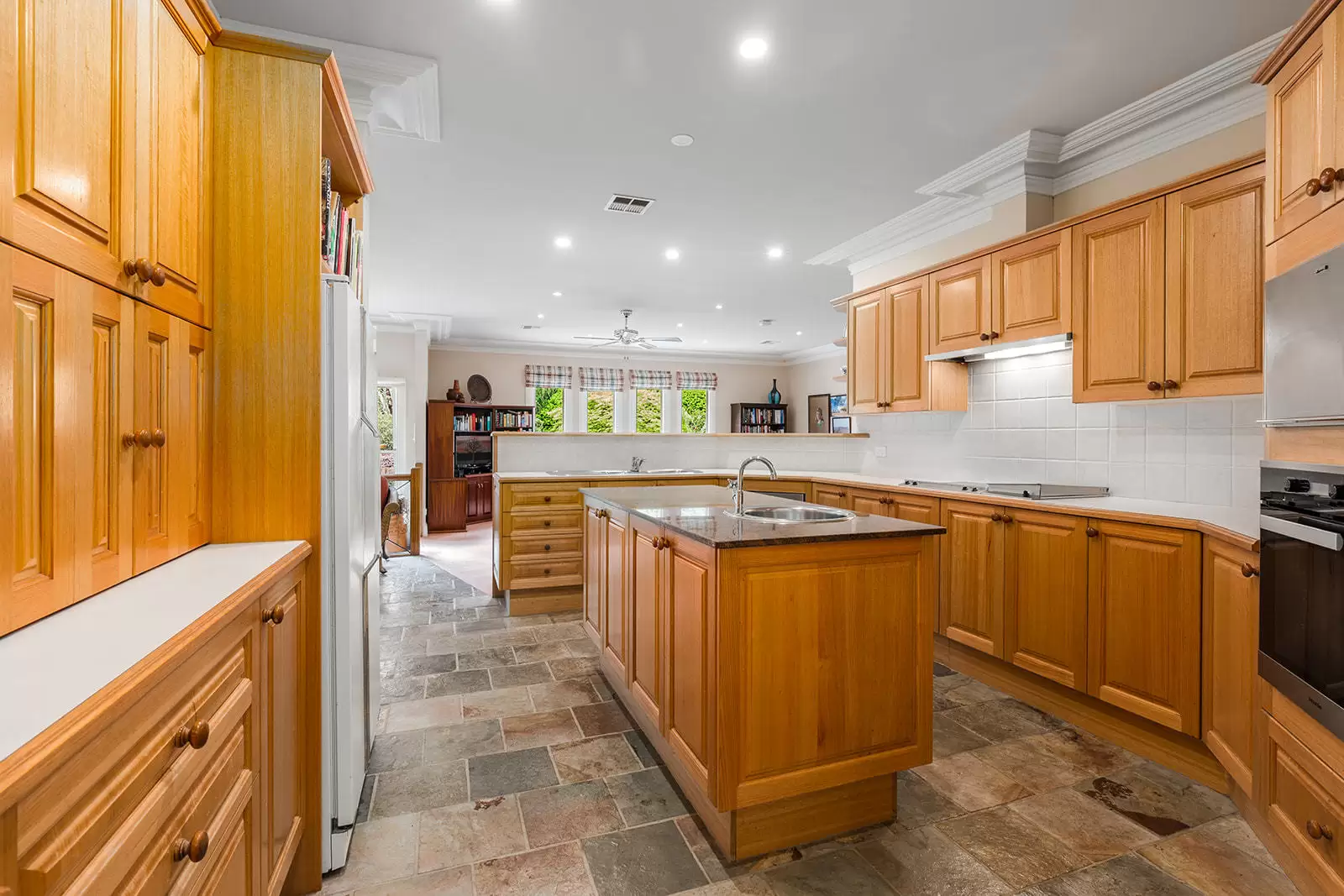 5 Carisbrooke Row, Bowral Sold by Drew Lindsay Sotheby's International Realty - image 7