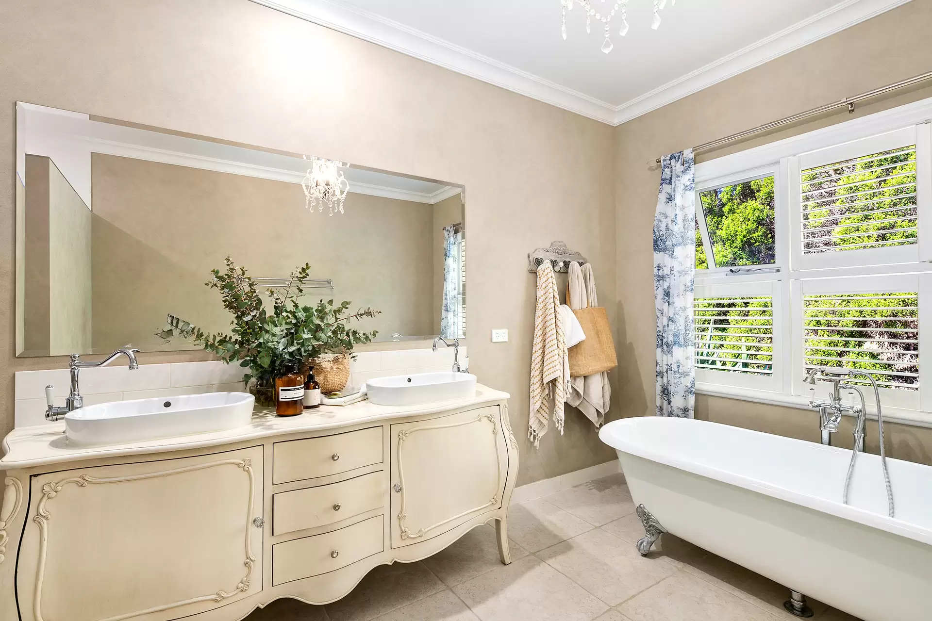 22 Holly Road, Burradoo Sold by Drew Lindsay Sotheby's International Realty - image 10